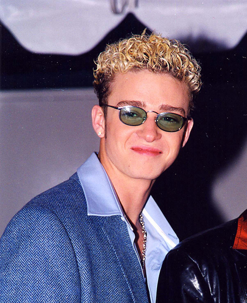 Frosted Tips Are A Thing Again Even Though No One Asked For This