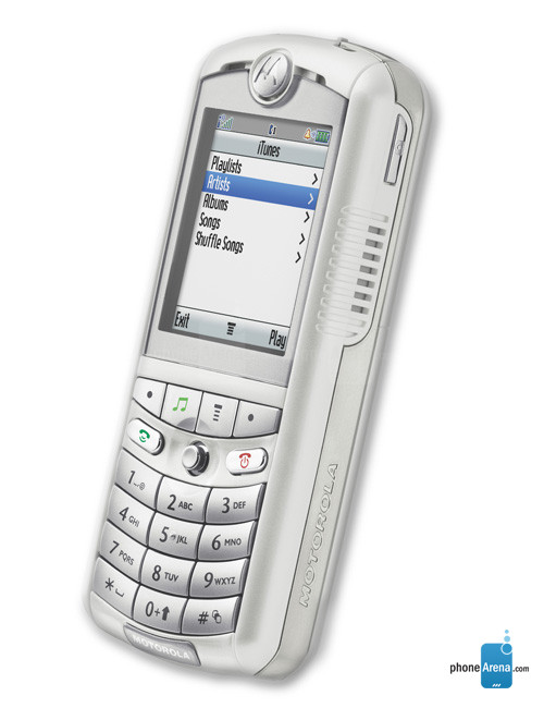 10 Cell Phones We All Desperately Wanted To Own In The Early 2000s