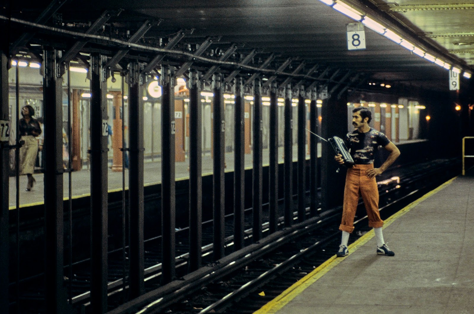 Eerie Photos Of NYC Subway From 70's & 80's Shed New Light On City