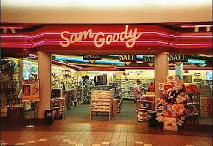 10 Stores From The 90s We Loved But Never Actually Bought Something From