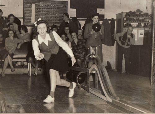 Vintage Pictures From Old Bowling Alleys That'll Strike You Right In The Nostalgia