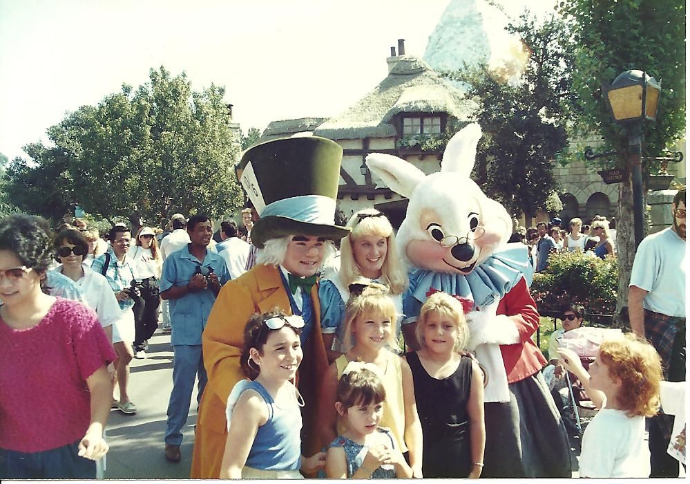 12 Pictures Of Disneyland In The 80s That Will Take You Back To Your Best Summer Vacations