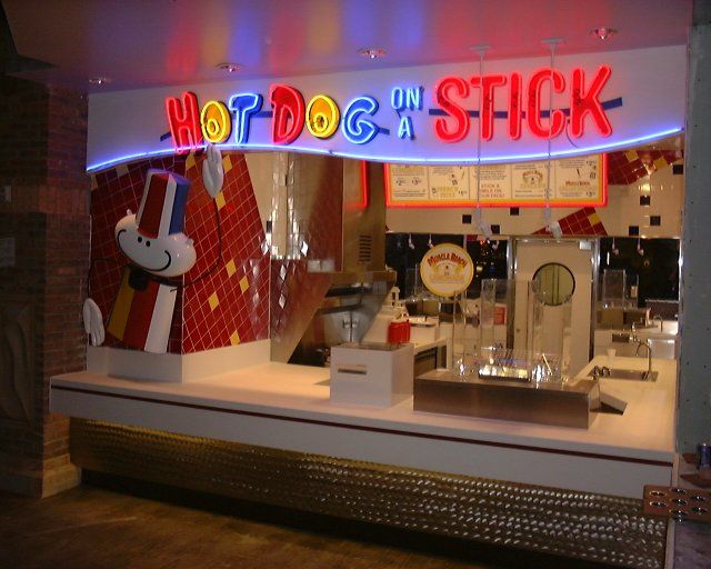 10 Places In the Mall You Absolutely Had To Go To When You Were A Kid