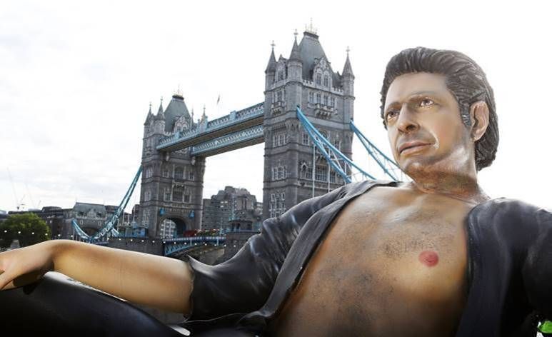 A Giant Jeff Goldblum Statue Has Appeared In London Because Life Finds A Way