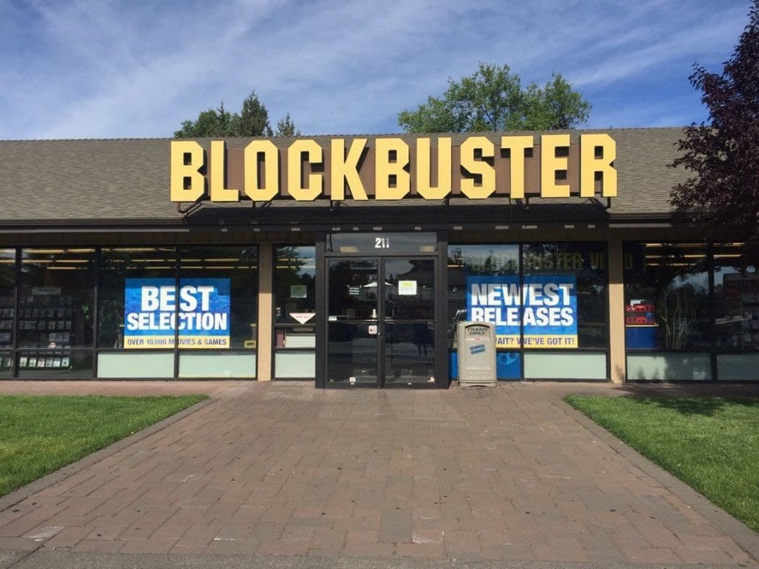 There's Now Only One Blockbuster Left, But It Refuses To Give Up