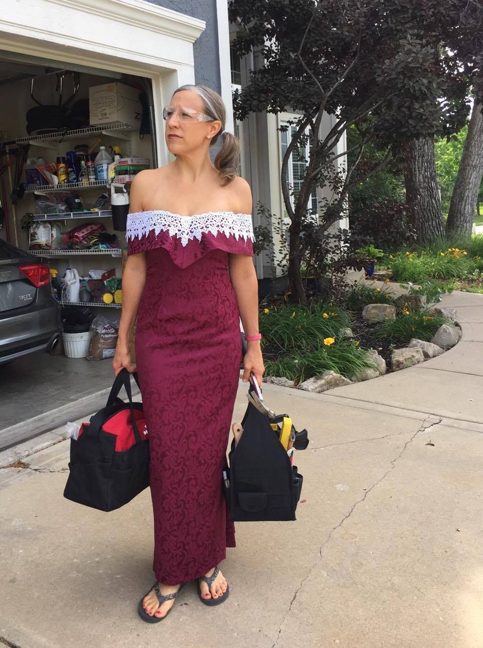 Woman Proves She Still Wears Her 90s Bridesmaid Dress After Bride Apologizes For Them