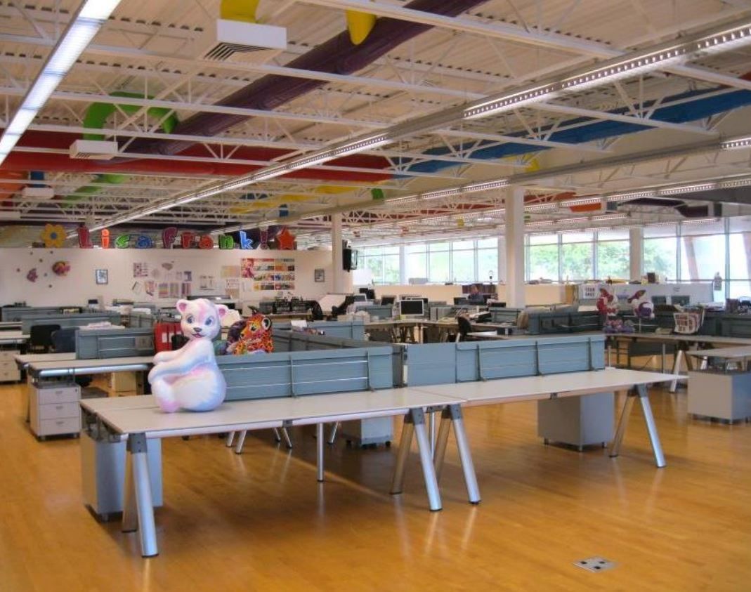 An Old Lisa Frank Factory Is Up For Sale, So Now We Can Finally See Inside